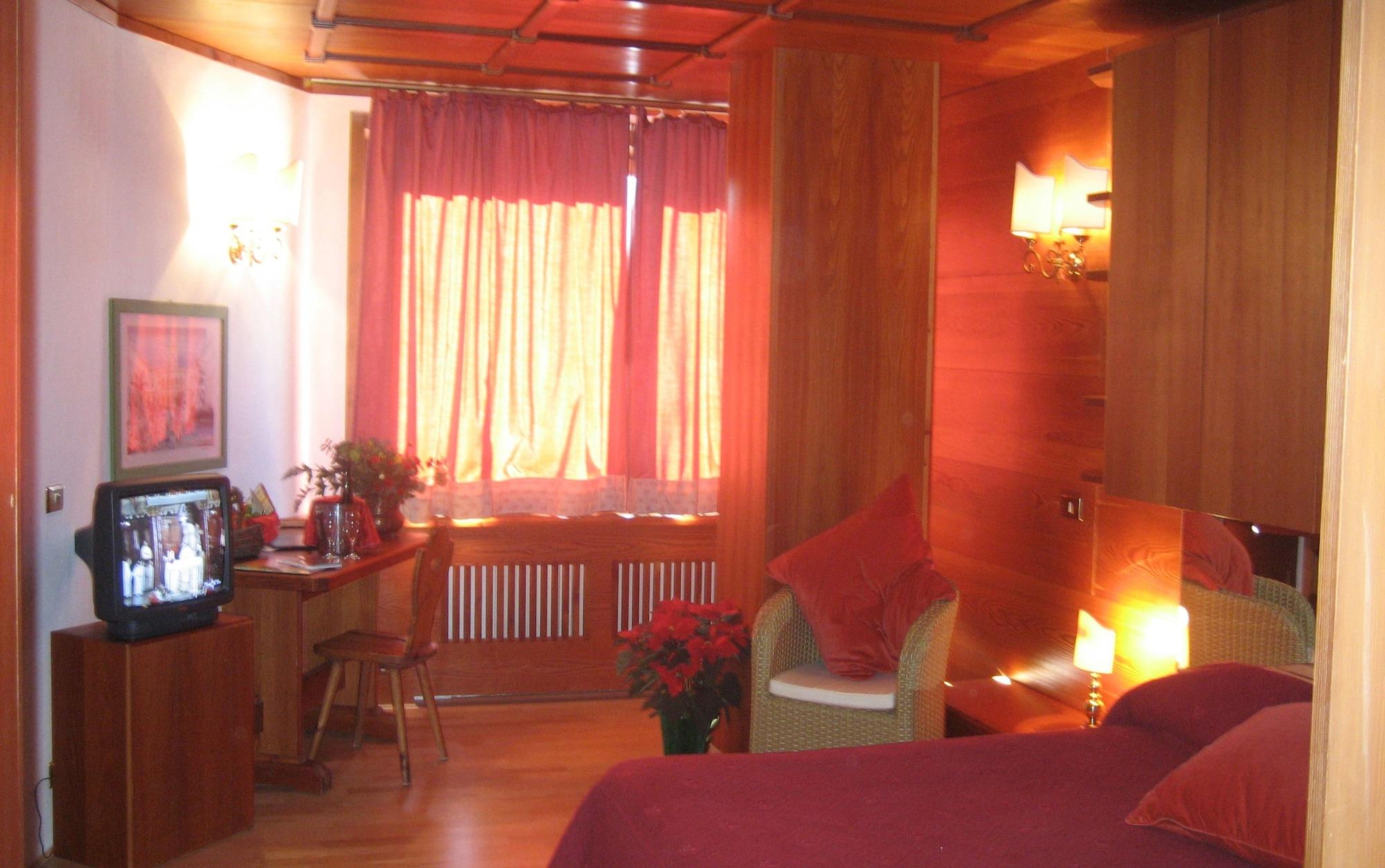 Hotel Mirage Cortina d'Ampezzo Luaran gambar