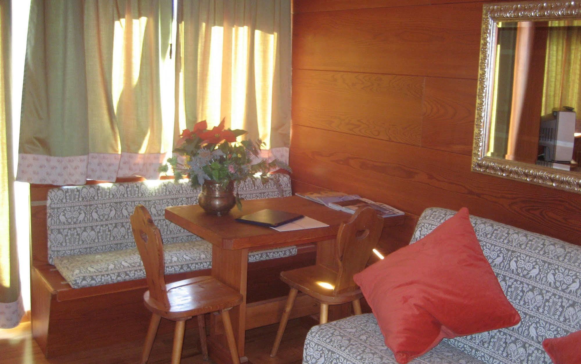 Hotel Mirage Cortina d'Ampezzo Luaran gambar